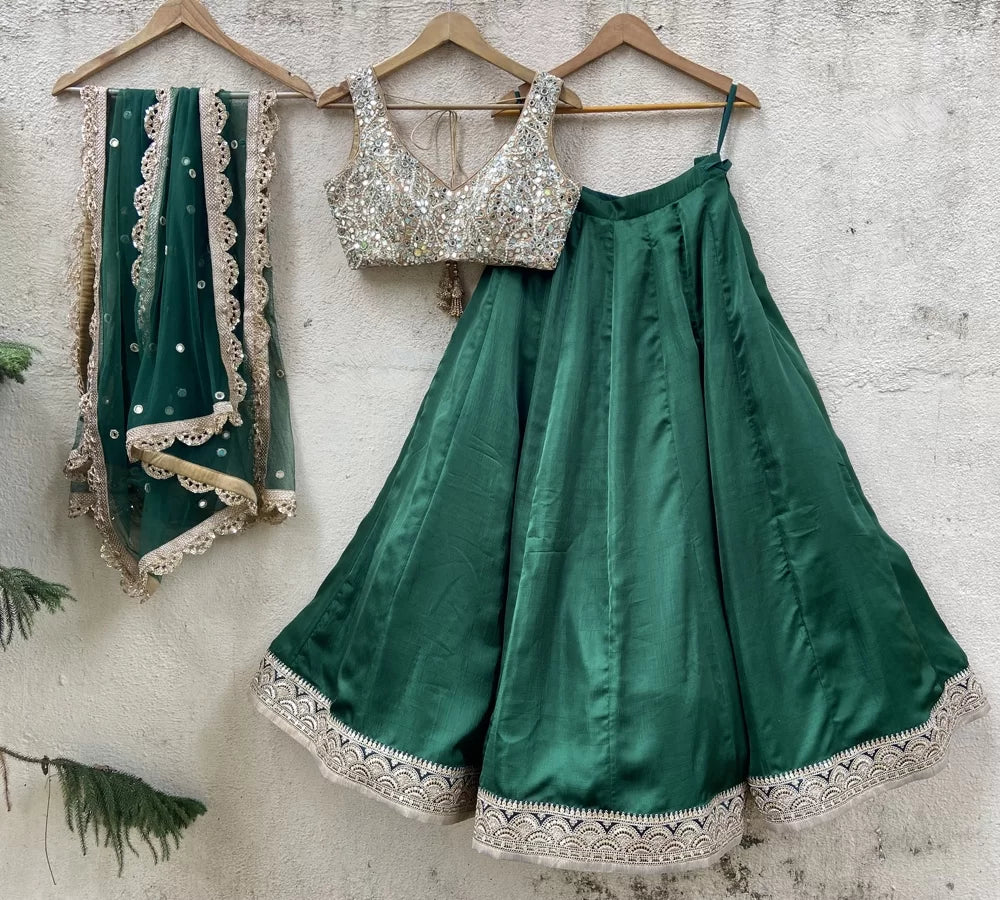 Priti Sahni - Emerald Green Lehenga Set - Lillys Boutique London - Lilly's Boutique London Priti Sahni - Emerald Green Lehenga Set - Lillys Boutique London - Lilly's Boutique London